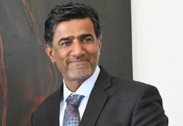 Procedentes de Qatar llegan 100 mil cubrebocas donados para personal médico