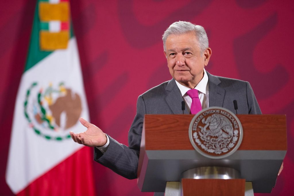 López Obrador dice que tienen hasta fin de mes para renunciar, funcionarios que quieran participar en elecciones