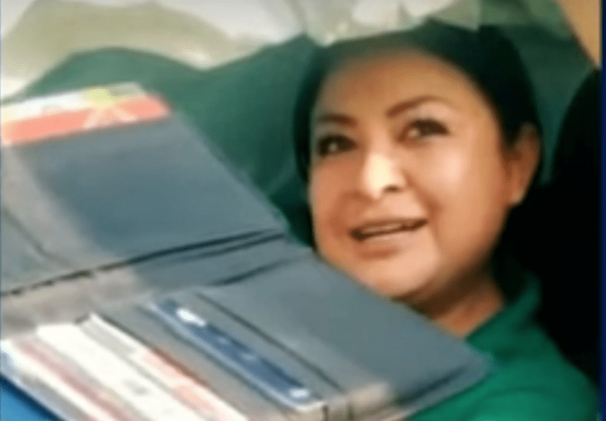 #LadyMP choca y derriba poste en Cancún #VIDEO