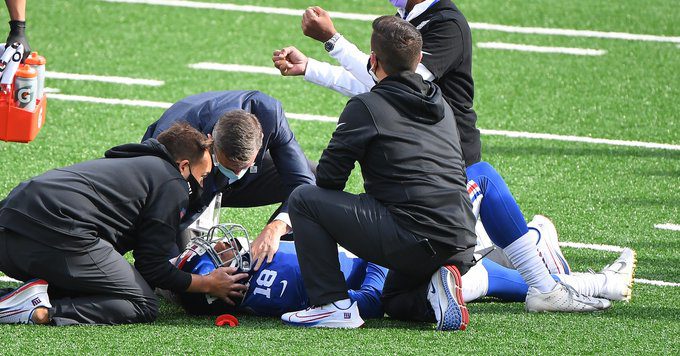 CJ Board, receptor de los Gigantes, se lastima el cuello en el juego ante Washington #VIDEO