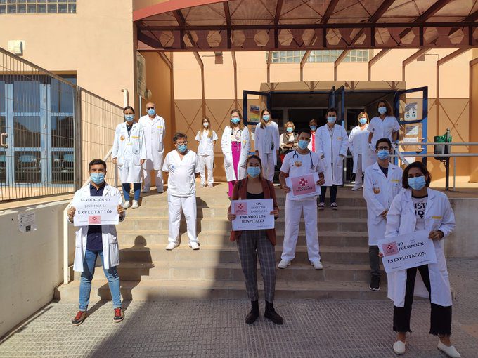 Médicos de España se van a huelga nacional por condiciones de trabajo