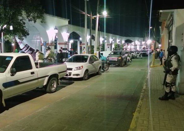 Homicidio de una familia en Ocoyoacac detonó actos vandálicos para exigir justicia #VIDEO