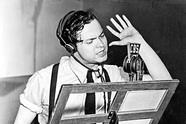 El día que Orson Welles aterrorizó a EUA y creó la primera "fake news"