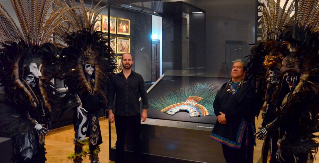 Penacho de Moctezuma en Museo de Viena, no regresará a México en 10 años