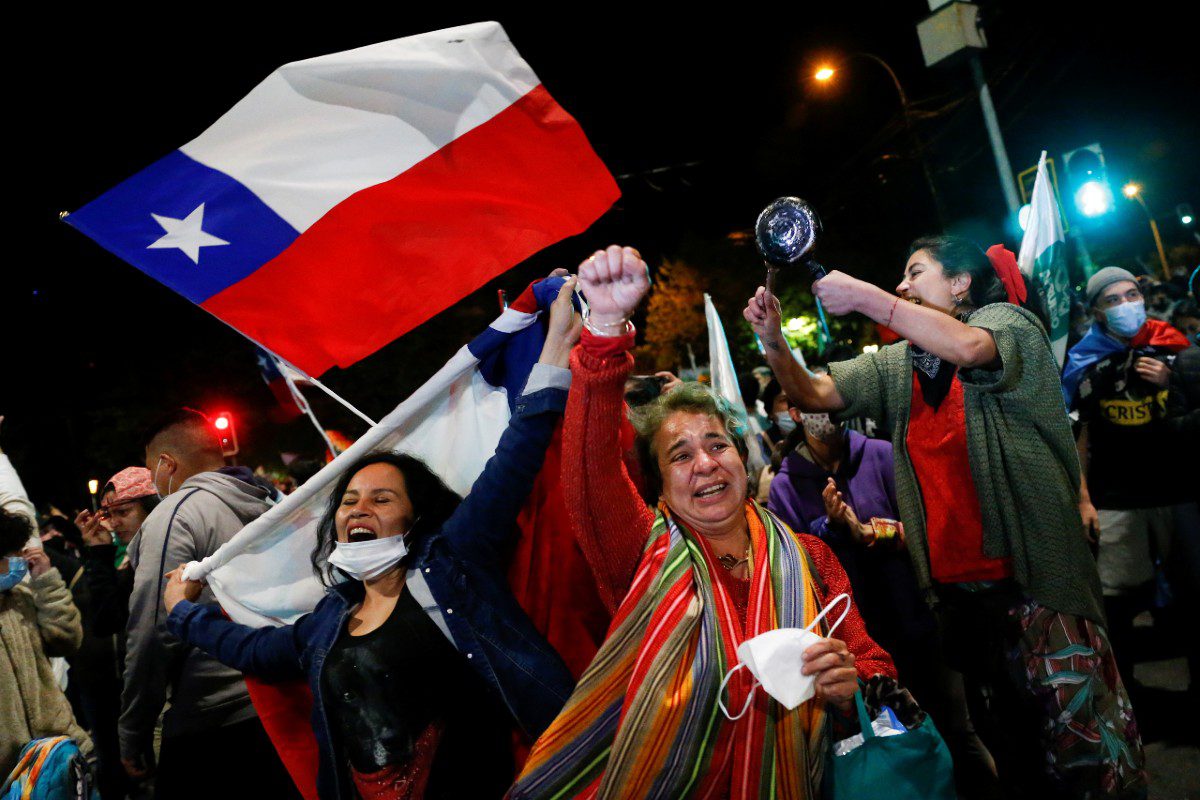 Chile aprueba reemplazar Constitución de Pinochet con una nueva