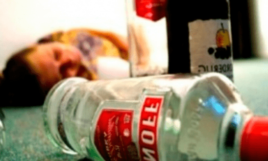 Mueren 30 personas por beber alcohol adulterado con metanol