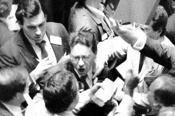 El “lunes negro”, el día que la bolsa se desplomó 508 puntos