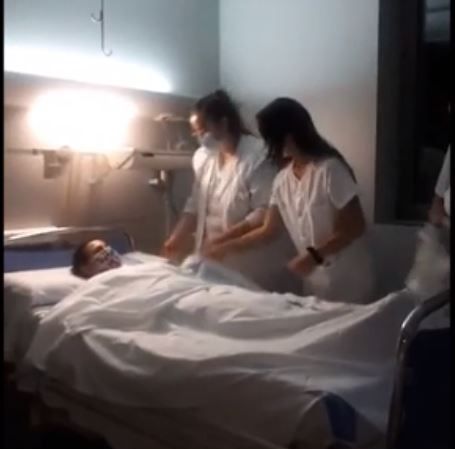 Enfermeras se burlan de muertos en hospital de España #VIDEO