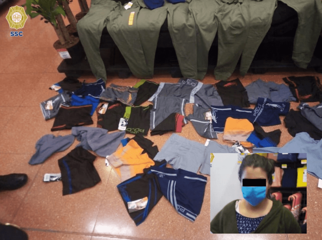 ¡Se llevaba hasta los calzones! Agarran en Cuajimalpa a fardera que quería robarse 64 piezas de ropa