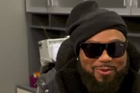 Diamond “Blue” Smith, se compra Ferrari con recursos para COVID-19