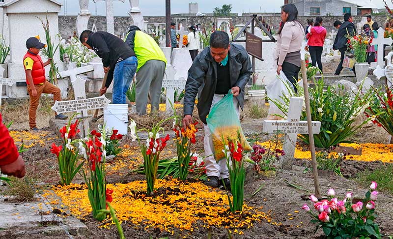 Cerrarán panteones en Toluca, durante Día de Muertos
