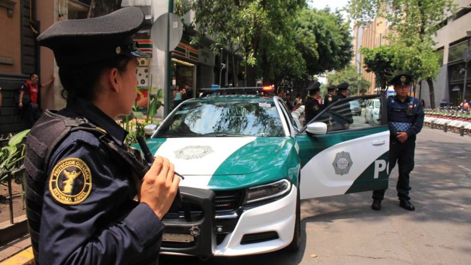 Policías de la CDMX evitaron el suicidio de un hombre que perdió su empleo #VIDEO