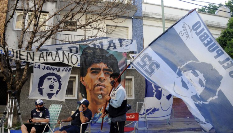 Decreta Argentina tres días de duelo nacional por la muerte de Maradona
