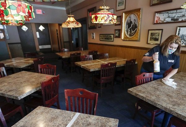 Alcalde de NY impone toque de queda a gimnasios, bares y restaurantes ante rebrote de coronavirus