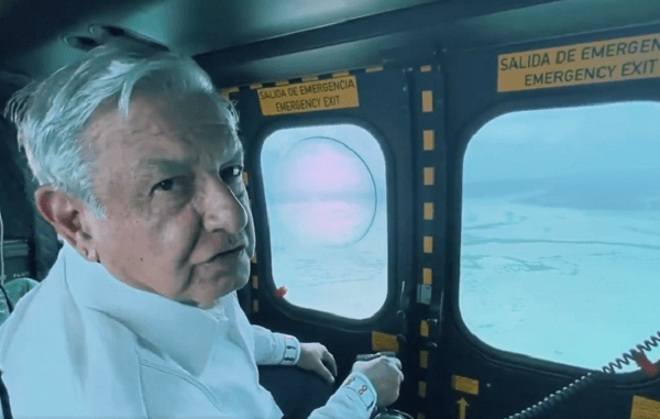 Durante sobrevuelo por Tabasco, López Obrador señala que las cosas mejoran