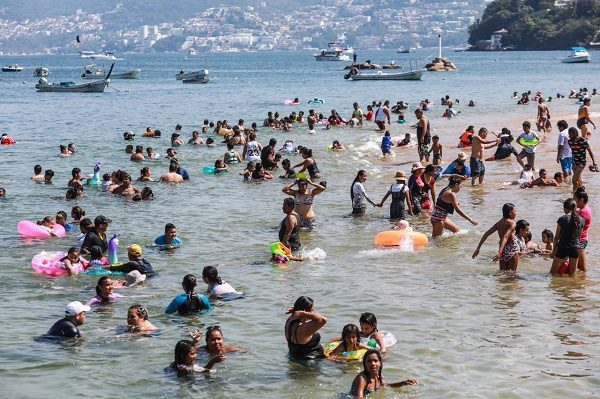 ¿Y la pandemia papá? Acapulco a casi el 50% de su capacidad durante puente vacacional