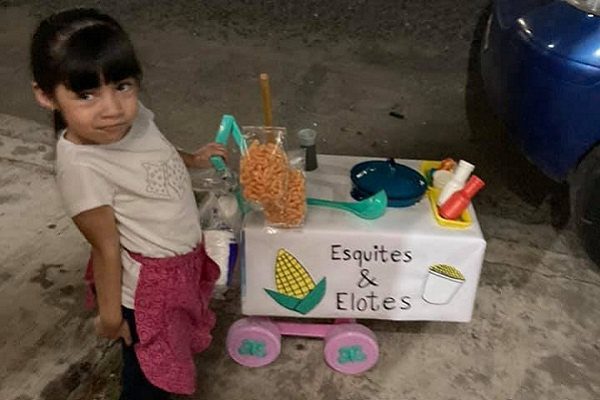 Niña se disfraza de elotera en halloween y se vuelve viral