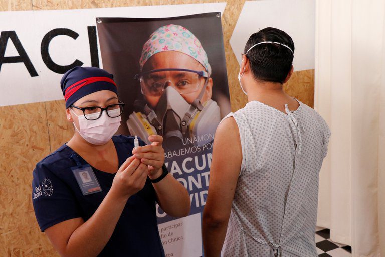 Cinco personas ya recibieron prueba de vacuna anticovid en Oaxaca