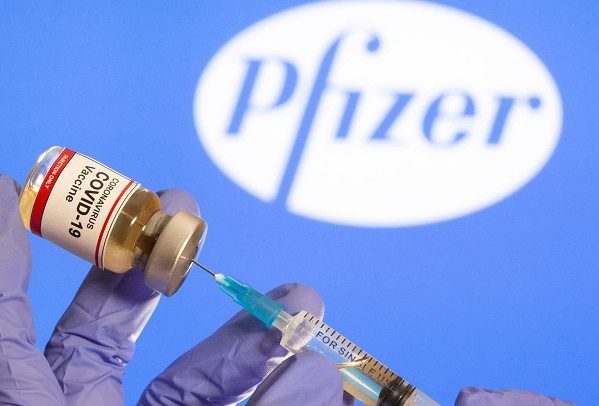 En su fase de prueba III, Pfizer eleva la eficacia de su vacuna a 95%
