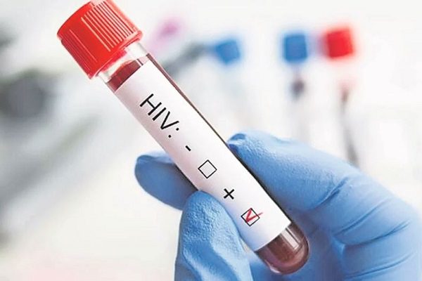 Descubren vacuna que ayuda a prevenir VIH en mujeres