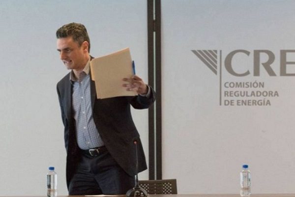 Inhabilitan por 10 años a extitular de la CRE