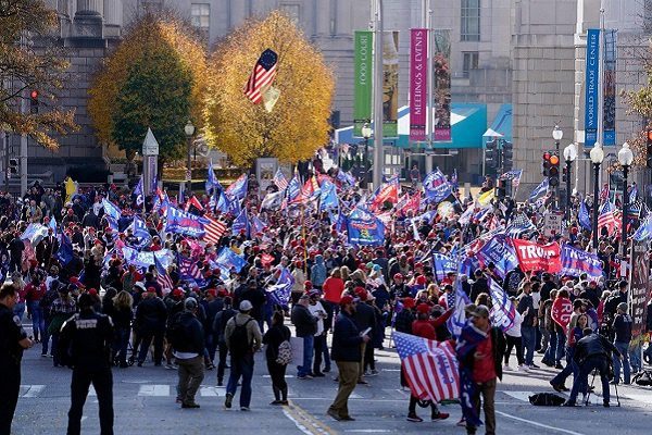 Miles marchan a favor de Trump en Washington #VIDEOS