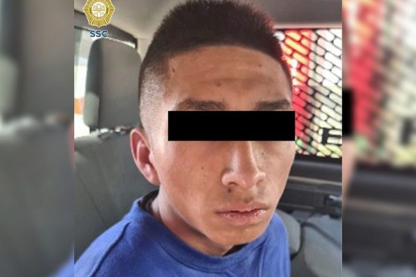 Lo detienen en Álvaro Obregón, aun con súplicas de familiares