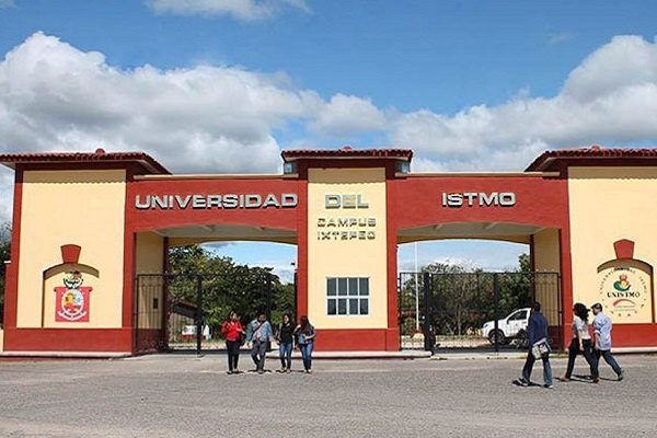Despiden a maestra que denunció acoso sexual en universidad oaxaqueña