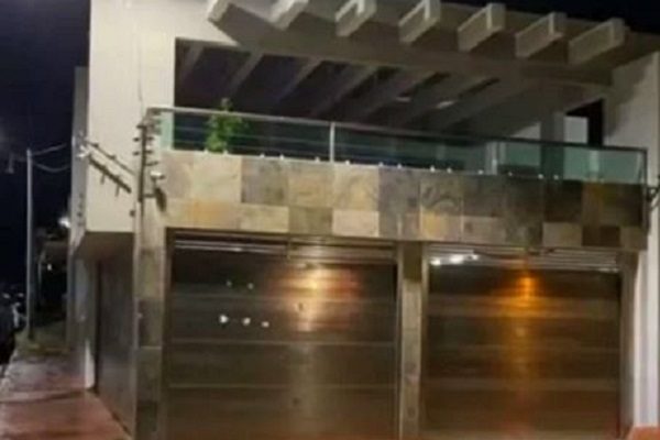 Balean casa de edil veracruzano, a días de asesinato de alcaldesa