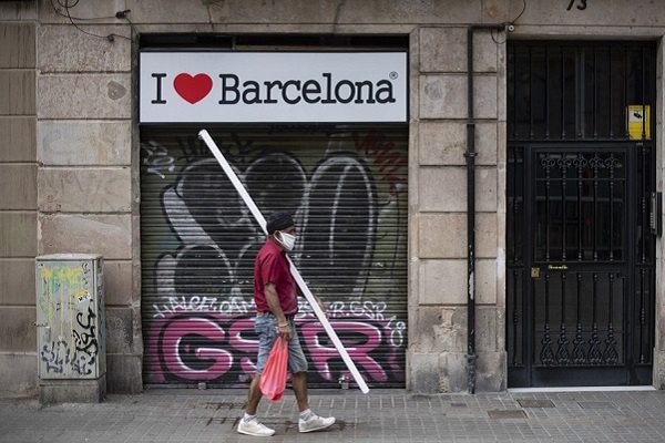 España anuncia programa de vacunación covid para enero