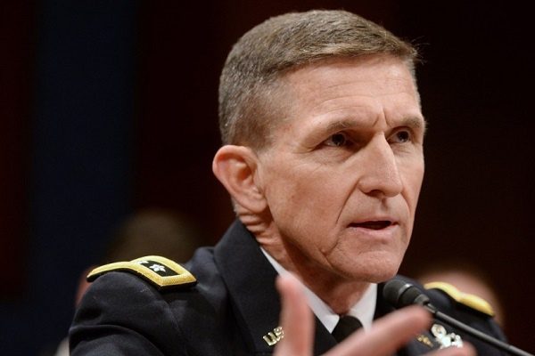 Trump perdona a exasesor culpable de mentirle al FBI