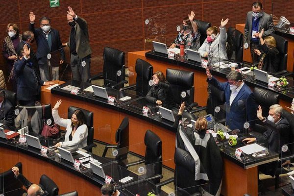 Senado también aprueba quitar fuero a legisladores federales