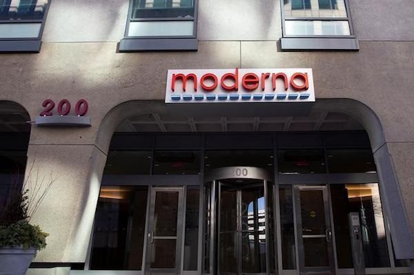 UK se prepara para vacunación, entabla nuevo acuerdo con Moderna