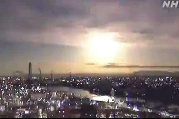 Meteoro enciende el cielo de Japón #VIDEOS