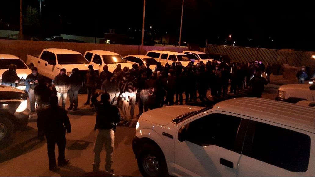 Liberan a 98 migrantes secuestrados en un motel de Tecate, Baja California