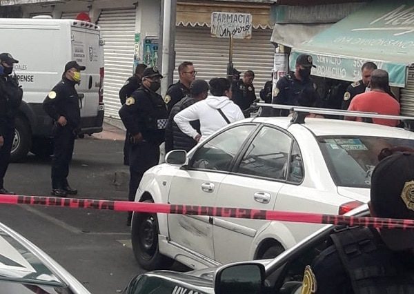 Ejecutado con su propia arma, muere extorsionador en Iztacalco