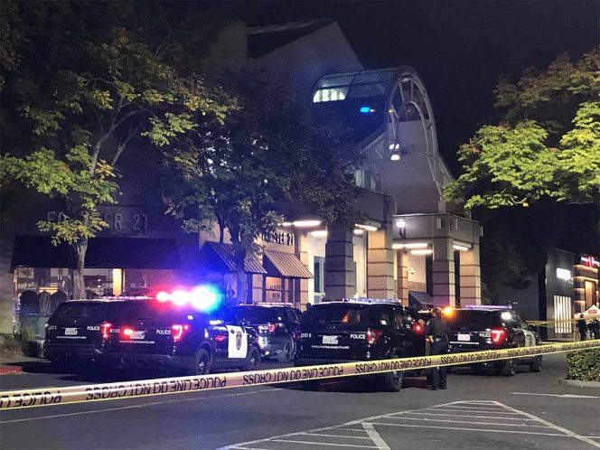 Al menos un muerto por tiroteo en un centro comercial de California