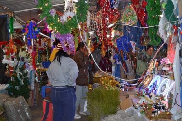 Alistan autoridades de NL operativos navideños a negocios