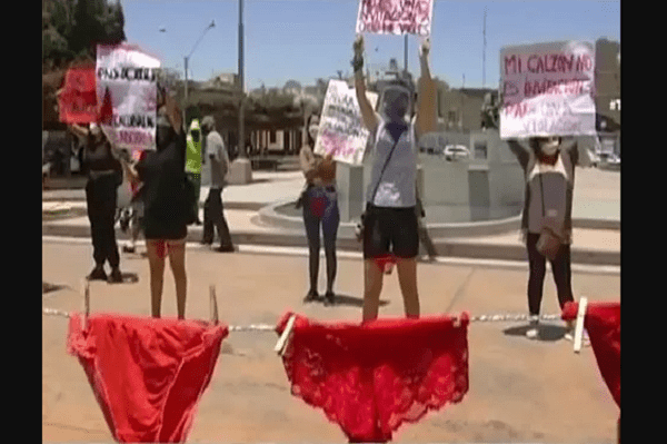 Jurado absuelve a violador porque víctima usaba ropa interior roja al momento del ataque