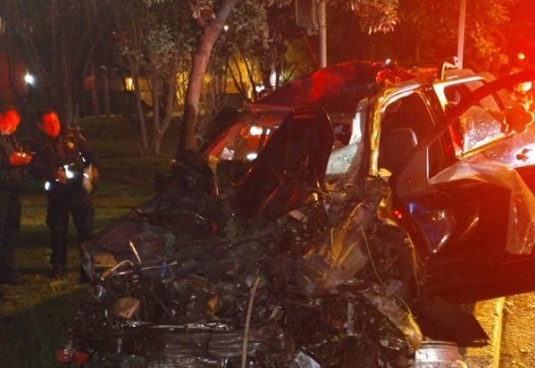 Mujer choca contra un árbol y pierde la vida en la alcaldía Coyoacán