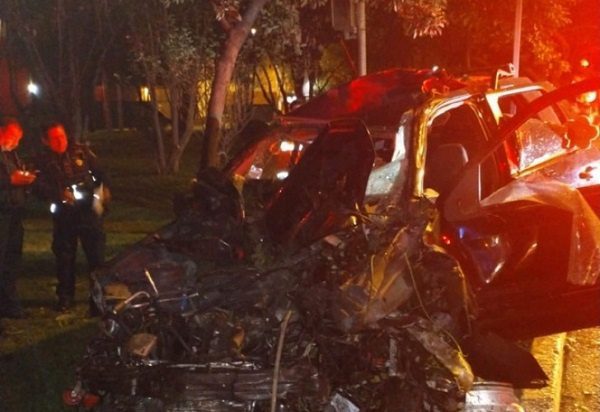 Mujer choca contra un árbol y pierde la vida en la alcaldía Coyoacán