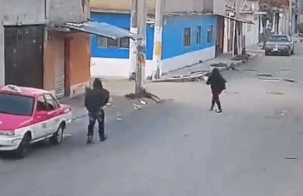 Mujer sigue sus instintos y se salva de un asalto en Ecatepec #VIDEO