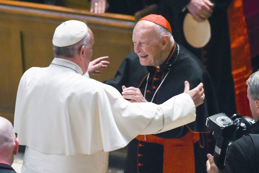 Juan Pablo II lo supo, pero Vaticano niega haber encubierto abusos de McCarrick