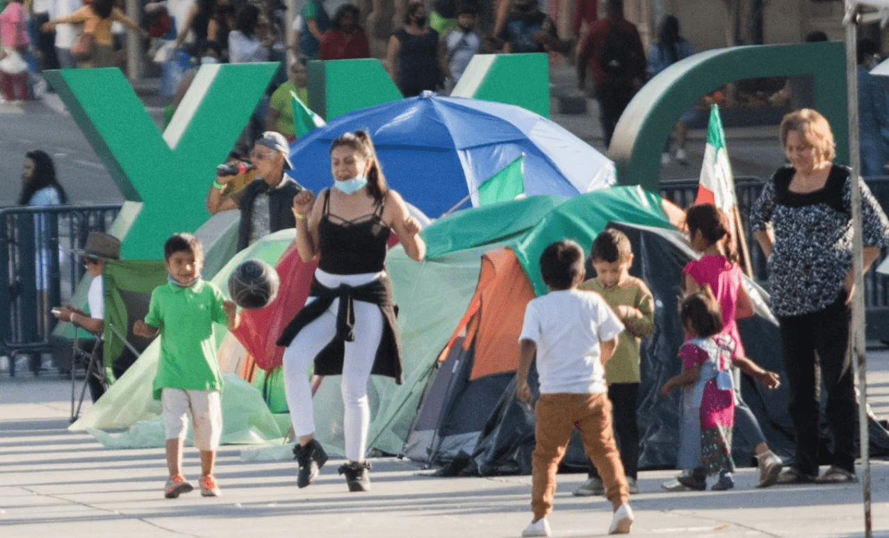 Hombre intenta llevarse a niños del plantón FRENAAA