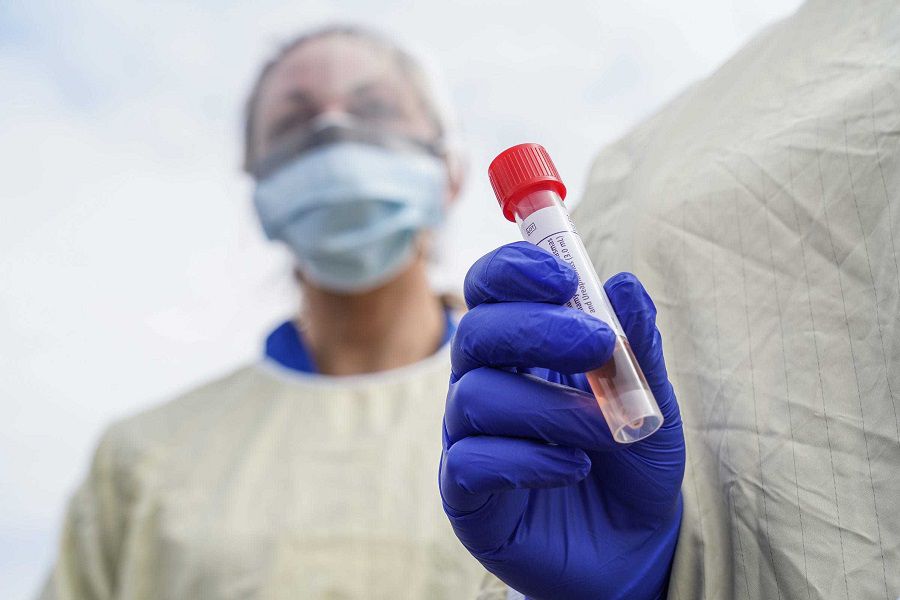 Descubren que letal virus similar al Ébola se puede transmitir de persona a persona