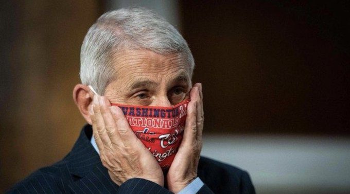 El Dr. Fauci prevé que EEUU tendrá que lidiar con "muchos daños" por el aumento en casos de COVID-19