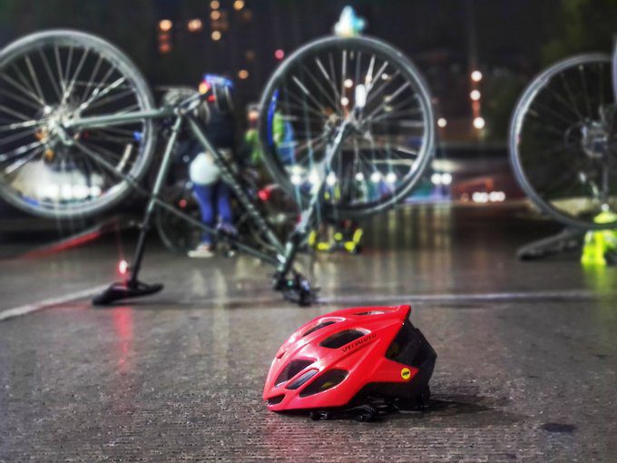 Ciclistas piden justicia para Mario Trejo, el mensajero atropellado que perdió una pierna