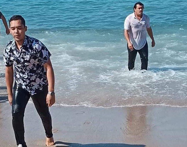 Trabajador de Puerto Vallarta salva a tres niños de morir ahogados