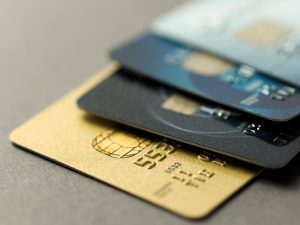 Un millón de usuarios de tarjetas de crédito, pierden bancos por pandemia