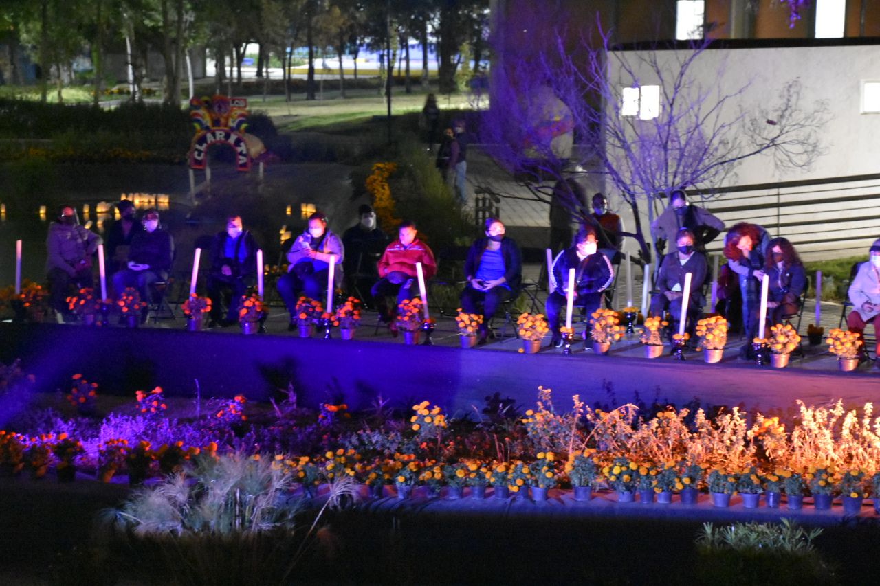 En Iztapalapa encienden una luz por los que ya no están debido al COVID-19